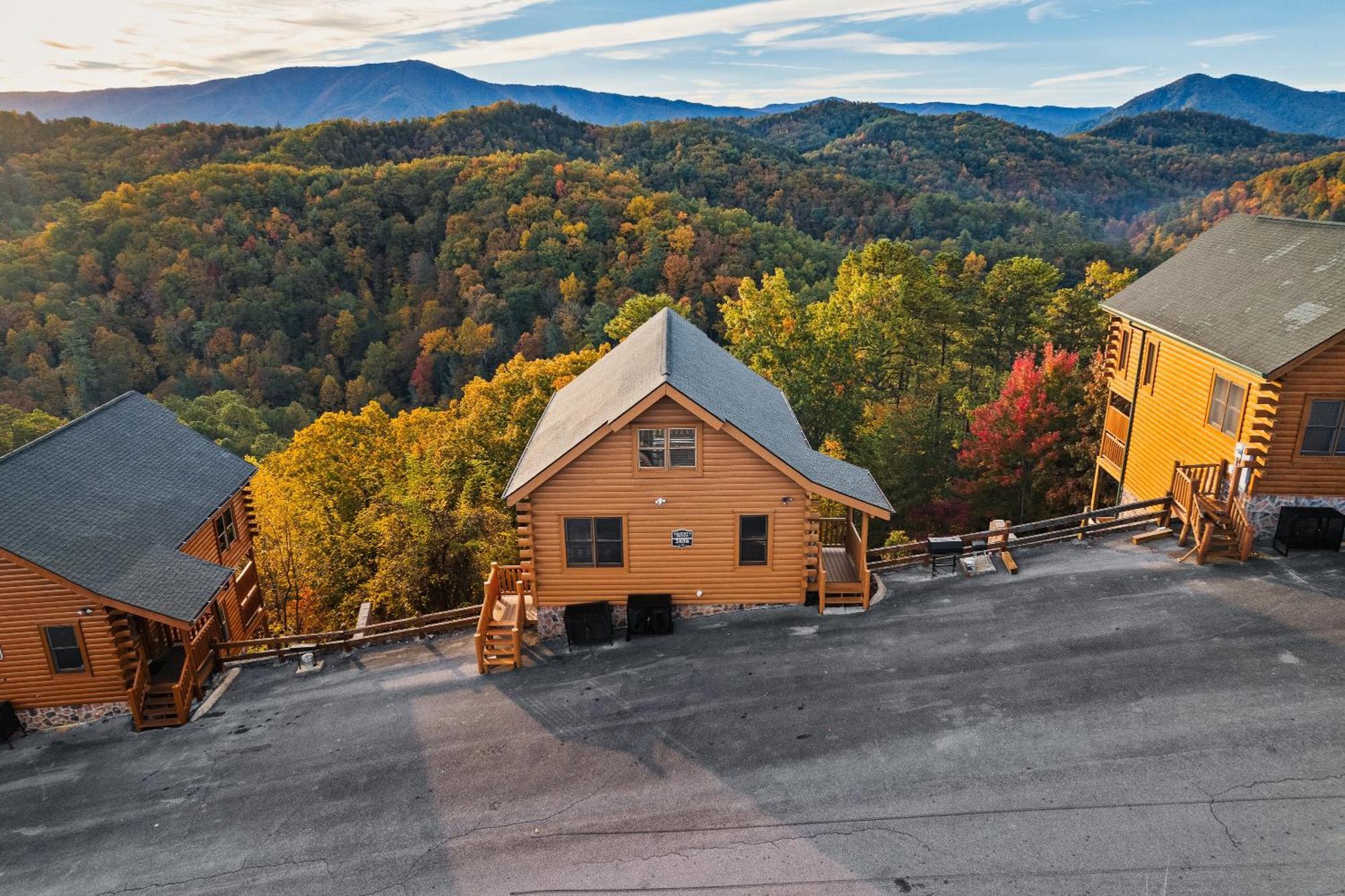 Epic Mountain Views, Hot Tub, Game Room, Sleeps 10 Sevierville Exterior foto