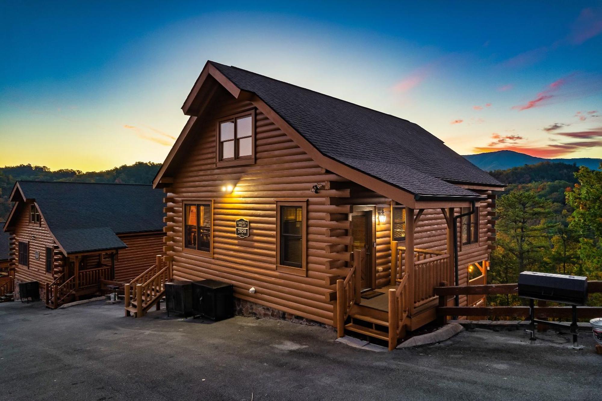 Epic Mountain Views, Hot Tub, Game Room, Sleeps 10 Sevierville Exterior foto